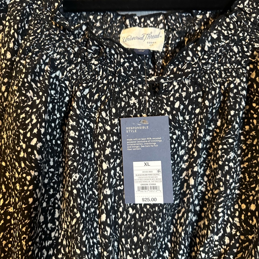 Universal Thread Speckled Black and White Blouse